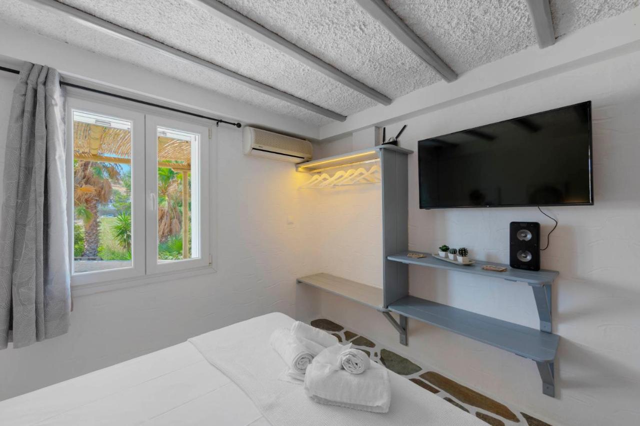 Endless Blue From Syros - Megas Gialos Resort - Suite 1 מראה חיצוני תמונה